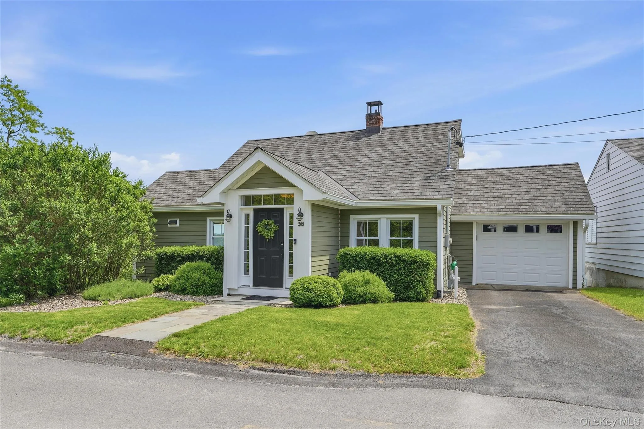 209 Sackett Street, Esopus, NY, 3 Bedrooms Bedrooms, 9 Rooms Rooms,3 BathroomsBathrooms,Residential,For Rent,Sackett,0,1005087 209 Sackett Street, Esopus, NY, 3 Bedrooms Bedrooms, 9 Rooms Rooms,3 BathroomsBathrooms,Residential,For Rent,Sackett,0,1005087