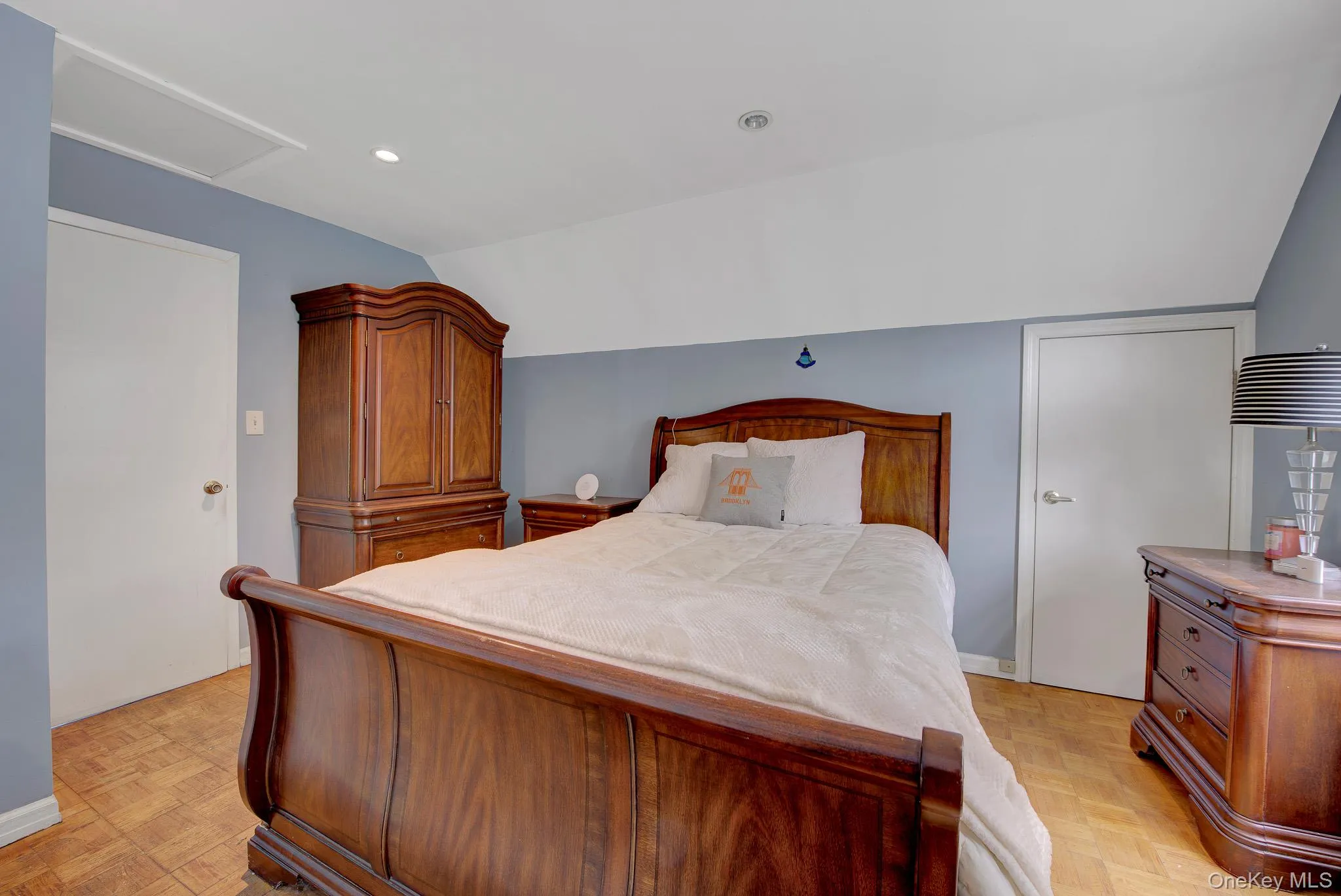 33 Mc Kee Street, North Hempstead, NY, 4 Bedrooms Bedrooms, 7 Rooms Rooms,2 BathroomsBathrooms,Residential,For Rent,Mc Kee,0,1005090 33 Mc Kee Street, North Hempstead, NY, 4 Bedrooms Bedrooms, 7 Rooms Rooms,2 BathroomsBathrooms,Residential,For Rent,Mc Kee,0,1005090