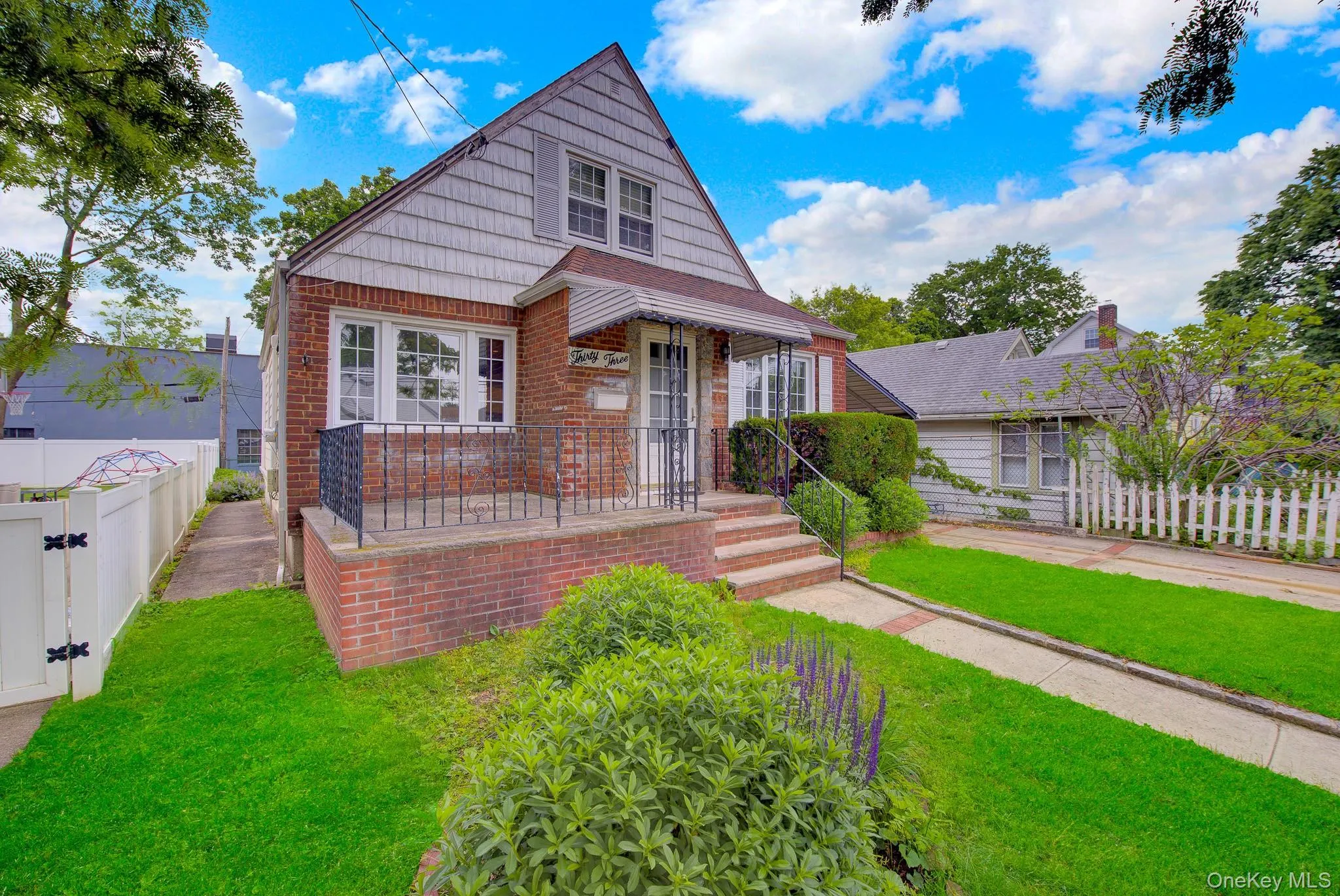 33 Mc Kee Street, North Hempstead, NY, 4 Bedrooms Bedrooms, 7 Rooms Rooms,2 BathroomsBathrooms,Residential,For Rent,Mc Kee,0,1005090 33 Mc Kee Street, North Hempstead, NY, 4 Bedrooms Bedrooms, 7 Rooms Rooms,2 BathroomsBathrooms,Residential,For Rent,Mc Kee,0,1005090