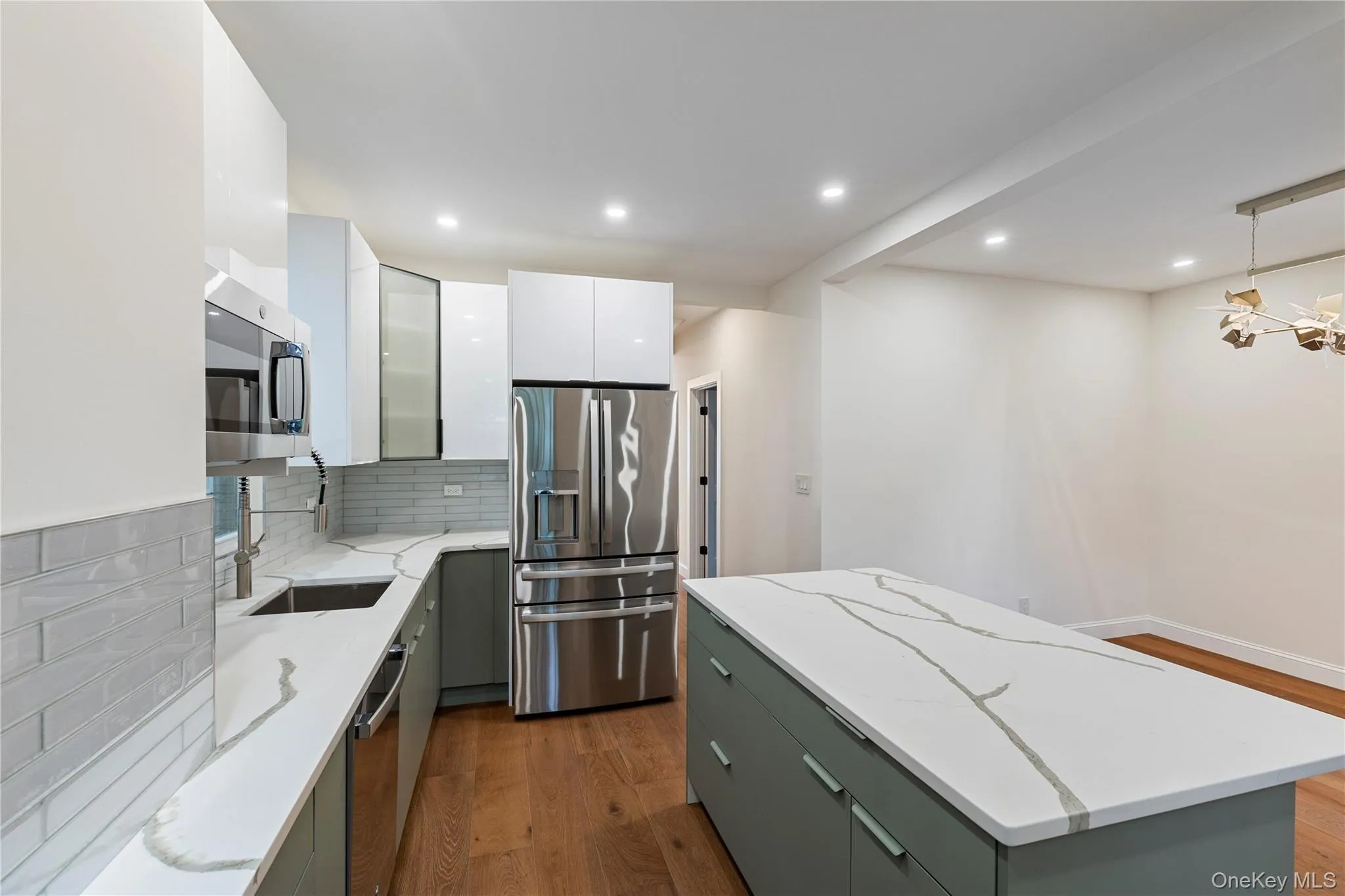 3406 Ely Avenue, New York, NY, 3 Bedrooms Bedrooms, 6 Rooms Rooms,2 BathroomsBathrooms,Residential,For Rent,Ely,0,1005091 3406 Ely Avenue, New York, NY, 3 Bedrooms Bedrooms, 6 Rooms Rooms,2 BathroomsBathrooms,Residential,For Rent,Ely,0,1005091