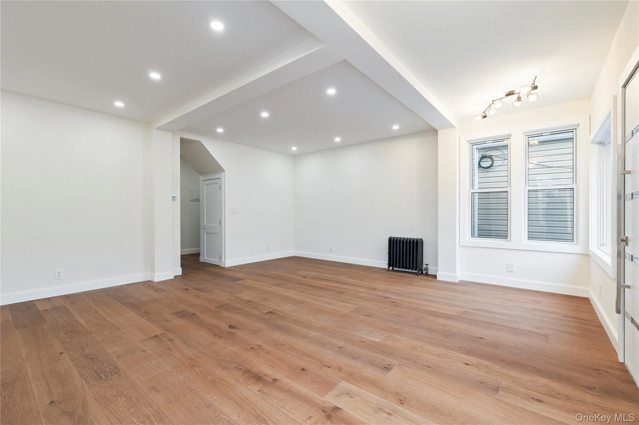 3406 Ely Avenue, New York, NY, 3 Bedrooms Bedrooms, 6 Rooms Rooms,2 BathroomsBathrooms,Residential,For Rent,Ely,0,1005091 3406 Ely Avenue, New York, NY, 3 Bedrooms Bedrooms, 6 Rooms Rooms,2 BathroomsBathrooms,Residential,For Rent,Ely,0,1005091