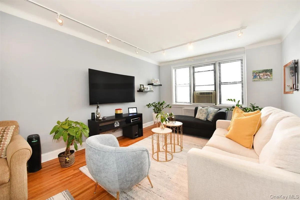 143-50 Hoover Avenue, New York, NY, 1 Bedroom Bedrooms, 3 Rooms Rooms,1 BathroomBathrooms,Residential,For Rent,Hoover,0,1005092 143-50 Hoover Avenue, New York, NY, 1 Bedroom Bedrooms, 3 Rooms Rooms,1 BathroomBathrooms,Residential,For Rent,Hoover,0,1005092