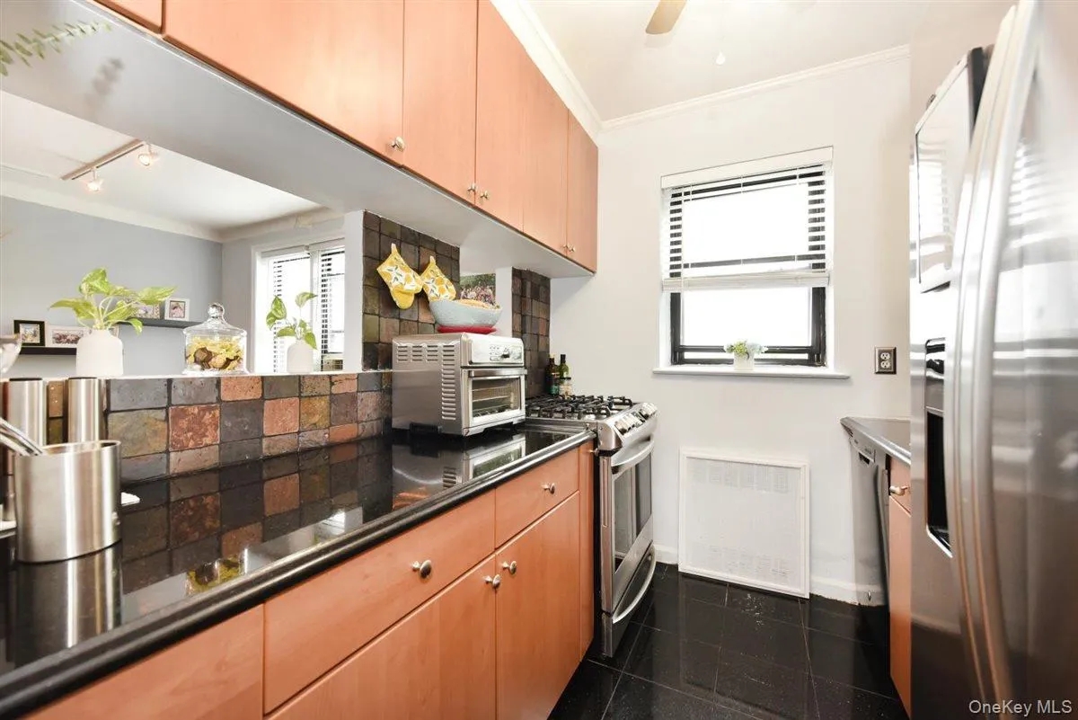 143-50 Hoover Avenue, New York, NY, 1 Bedroom Bedrooms, 3 Rooms Rooms,1 BathroomBathrooms,Residential,For Rent,Hoover,0,1005092 143-50 Hoover Avenue, New York, NY, 1 Bedroom Bedrooms, 3 Rooms Rooms,1 BathroomBathrooms,Residential,For Rent,Hoover,0,1005092