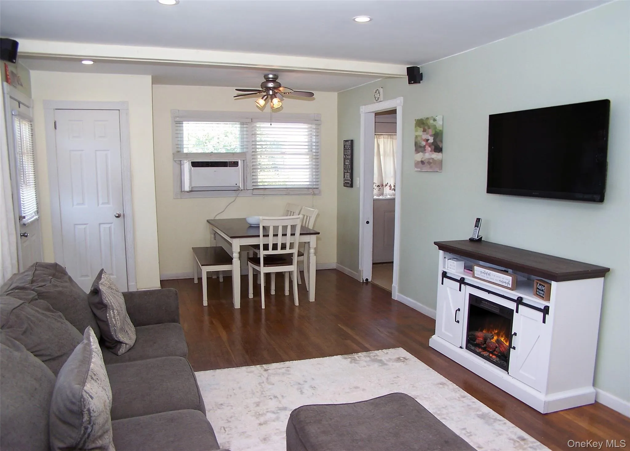 31 Saint Joseph Avenue, Brookhaven, NY, 3 Bedrooms Bedrooms, 5 Rooms Rooms,2 BathroomsBathrooms,Residential,For Rent,Saint Joseph,0,1005097 31 Saint Joseph Avenue, Brookhaven, NY, 3 Bedrooms Bedrooms, 5 Rooms Rooms,2 BathroomsBathrooms,Residential,For Rent,Saint Joseph,0,1005097