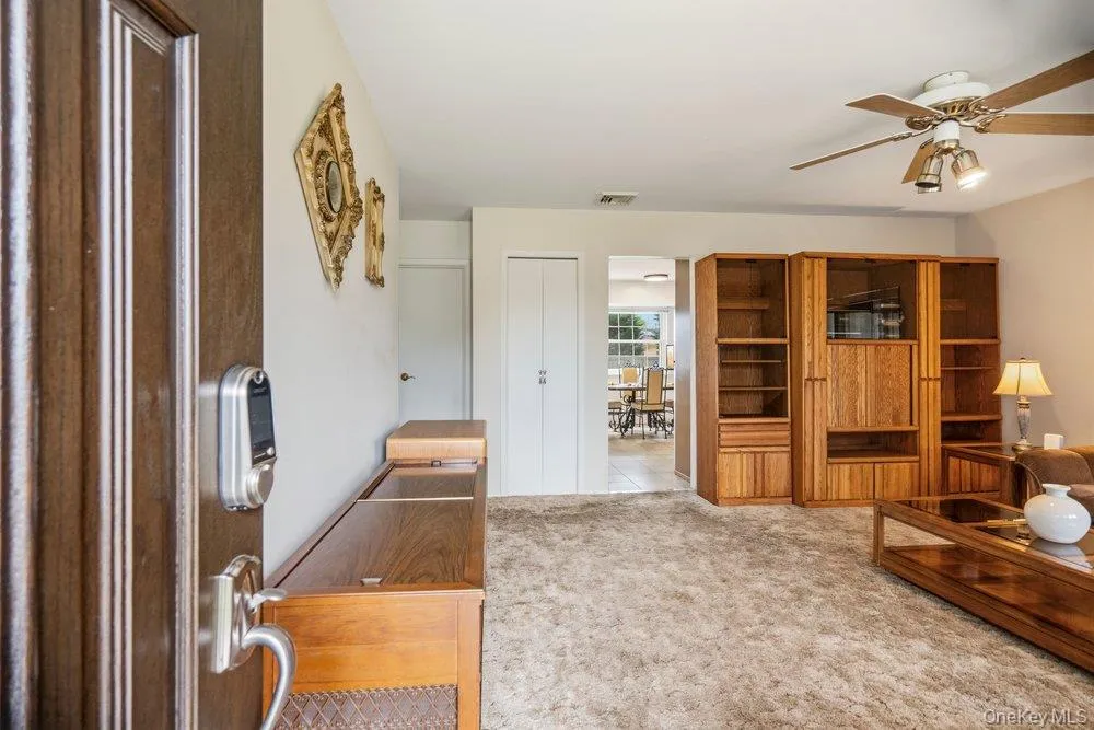 173 Loop Drive, Islip, NY, 3 Bedrooms Bedrooms, 6 Rooms Rooms,1 BathroomBathrooms,Residential,For Rent,Loop,0,1005098 173 Loop Drive, Islip, NY, 3 Bedrooms Bedrooms, 6 Rooms Rooms,1 BathroomBathrooms,Residential,For Rent,Loop,0,1005098