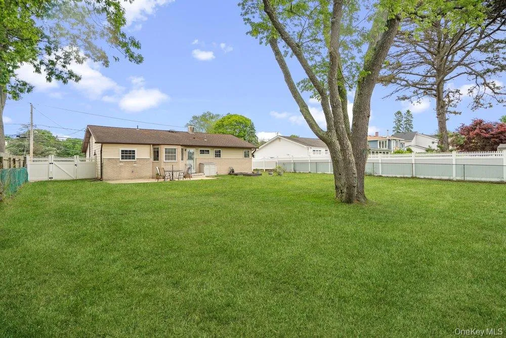 173 Loop Drive, Islip, NY, 3 Bedrooms Bedrooms, 6 Rooms Rooms,1 BathroomBathrooms,Residential,For Rent,Loop,0,1005098 173 Loop Drive, Islip, NY, 3 Bedrooms Bedrooms, 6 Rooms Rooms,1 BathroomBathrooms,Residential,For Rent,Loop,0,1005098