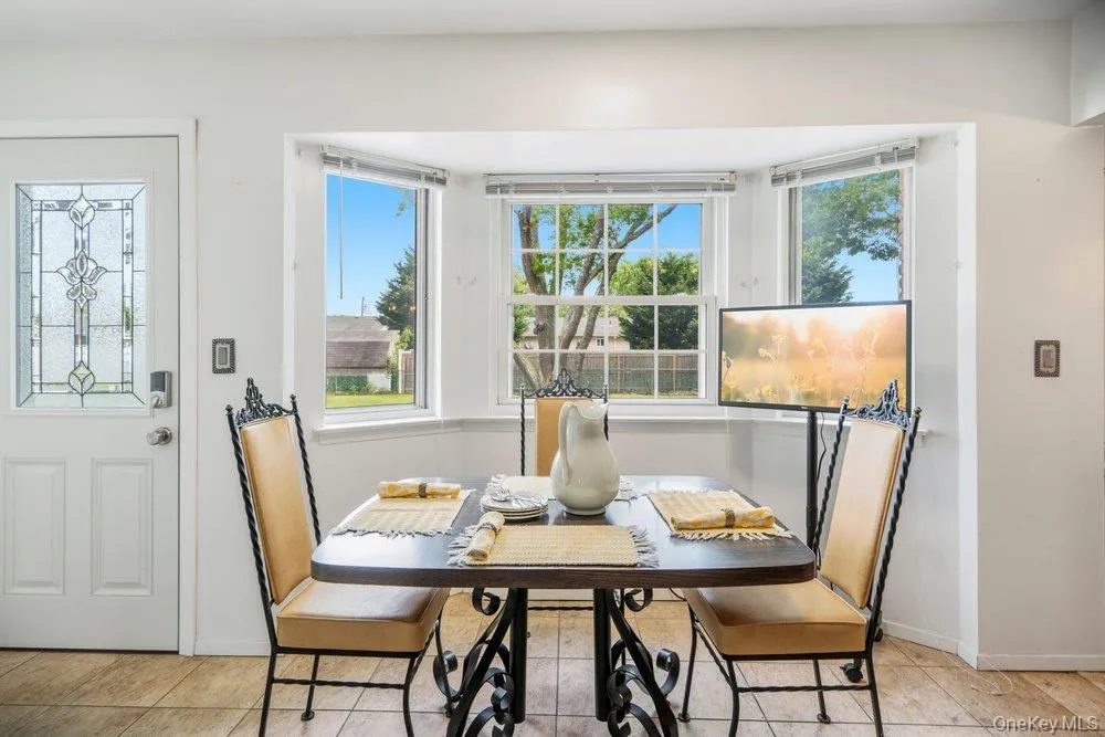 173 Loop Drive, Islip, NY, 3 Bedrooms Bedrooms, 6 Rooms Rooms,1 BathroomBathrooms,Residential,For Rent,Loop,0,1005098 173 Loop Drive, Islip, NY, 3 Bedrooms Bedrooms, 6 Rooms Rooms,1 BathroomBathrooms,Residential,For Rent,Loop,0,1005098
