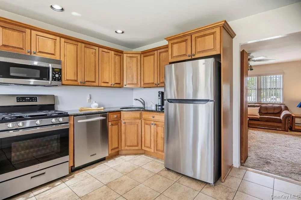 173 Loop Drive, Islip, NY, 3 Bedrooms Bedrooms, 6 Rooms Rooms,1 BathroomBathrooms,Residential,For Rent,Loop,0,1005098 173 Loop Drive, Islip, NY, 3 Bedrooms Bedrooms, 6 Rooms Rooms,1 BathroomBathrooms,Residential,For Rent,Loop,0,1005098