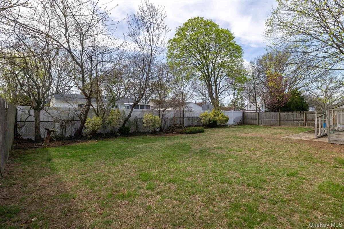 1221 3rd Street, West Babylon, NY, 3 Bedrooms Bedrooms, 5 Rooms Rooms,1 BathroomBathrooms,Residential,For Rent,3rd,0,1005107 1221 3rd Street, West Babylon, NY, 3 Bedrooms Bedrooms, 5 Rooms Rooms,1 BathroomBathrooms,Residential,For Rent,3rd,0,1005107