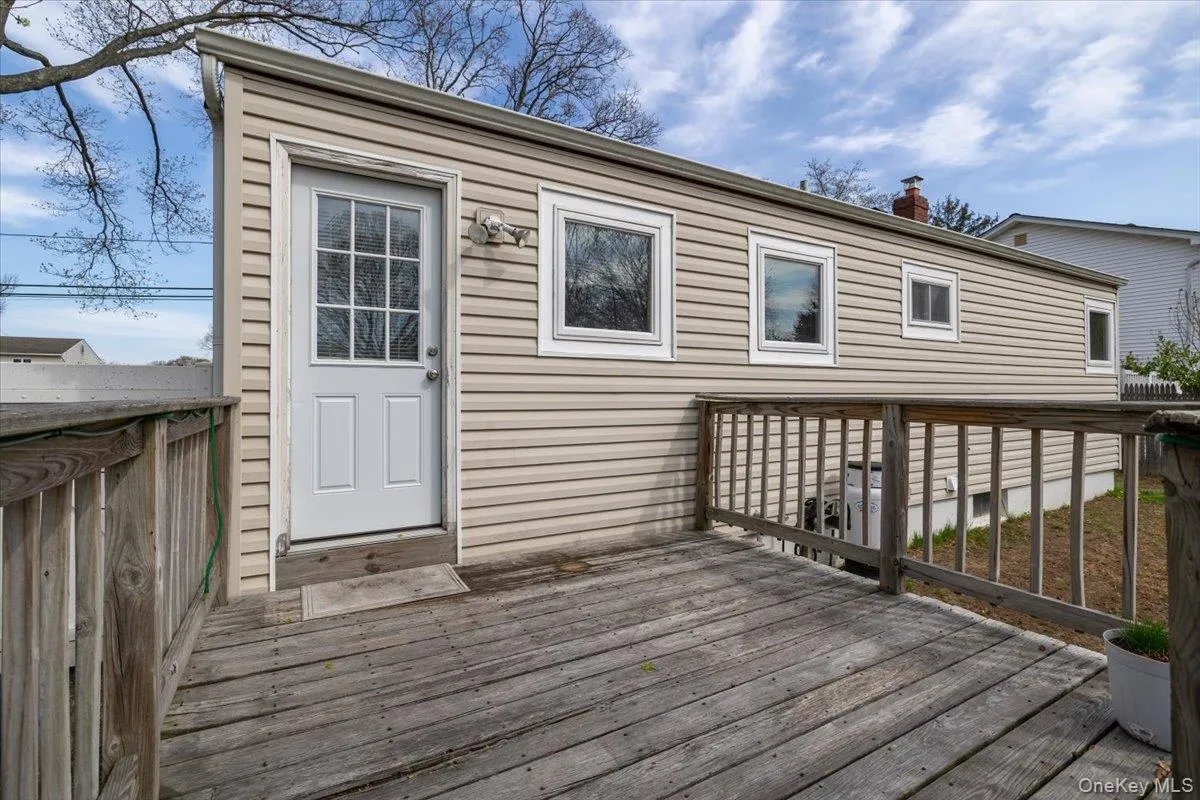 1221 3rd Street, West Babylon, NY, 3 Bedrooms Bedrooms, 5 Rooms Rooms,1 BathroomBathrooms,Residential,For Rent,3rd,0,1005107 1221 3rd Street, West Babylon, NY, 3 Bedrooms Bedrooms, 5 Rooms Rooms,1 BathroomBathrooms,Residential,For Rent,3rd,0,1005107