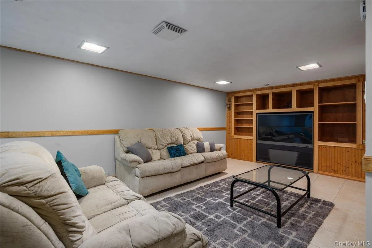 1221 3rd Street, West Babylon, NY, 3 Bedrooms Bedrooms, 5 Rooms Rooms,1 BathroomBathrooms,Residential,For Rent,3rd,0,1005107 1221 3rd Street, West Babylon, NY, 3 Bedrooms Bedrooms, 5 Rooms Rooms,1 BathroomBathrooms,Residential,For Rent,3rd,0,1005107