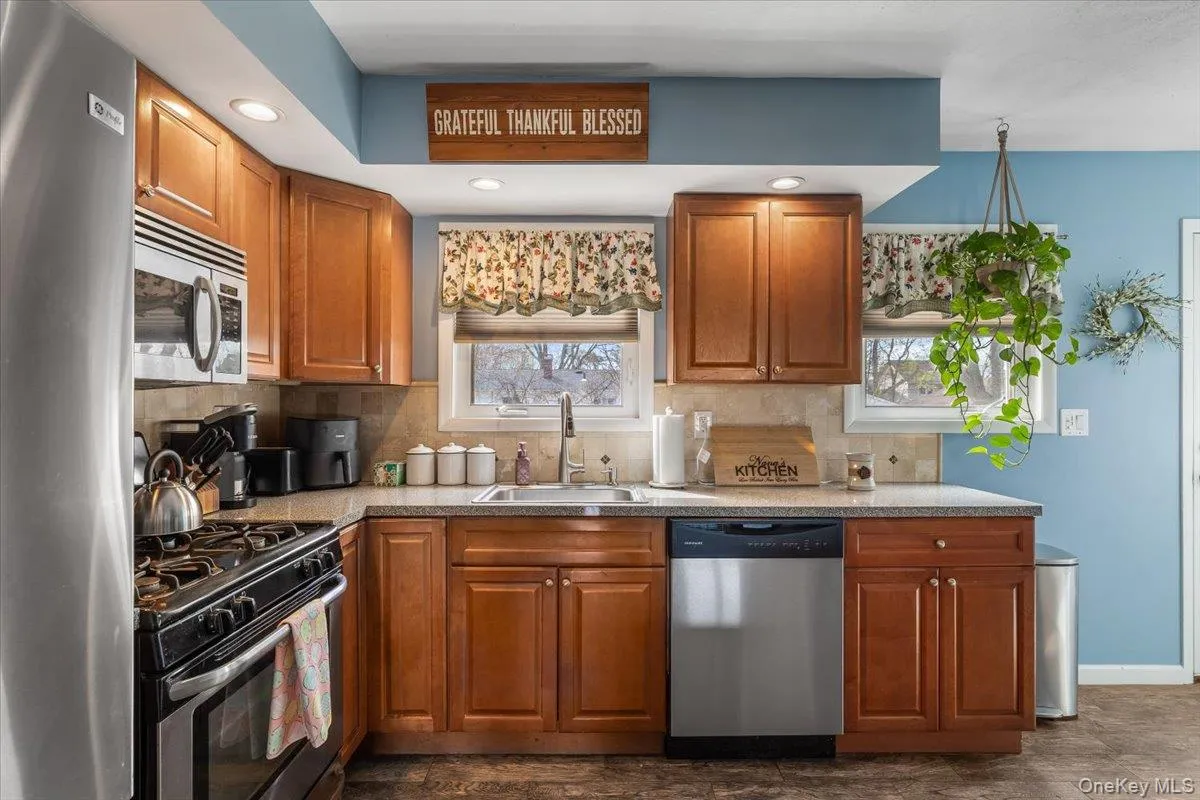 1221 3rd Street, West Babylon, NY, 3 Bedrooms Bedrooms, 5 Rooms Rooms,1 BathroomBathrooms,Residential,For Rent,3rd,0,1005107 1221 3rd Street, West Babylon, NY, 3 Bedrooms Bedrooms, 5 Rooms Rooms,1 BathroomBathrooms,Residential,For Rent,3rd,0,1005107