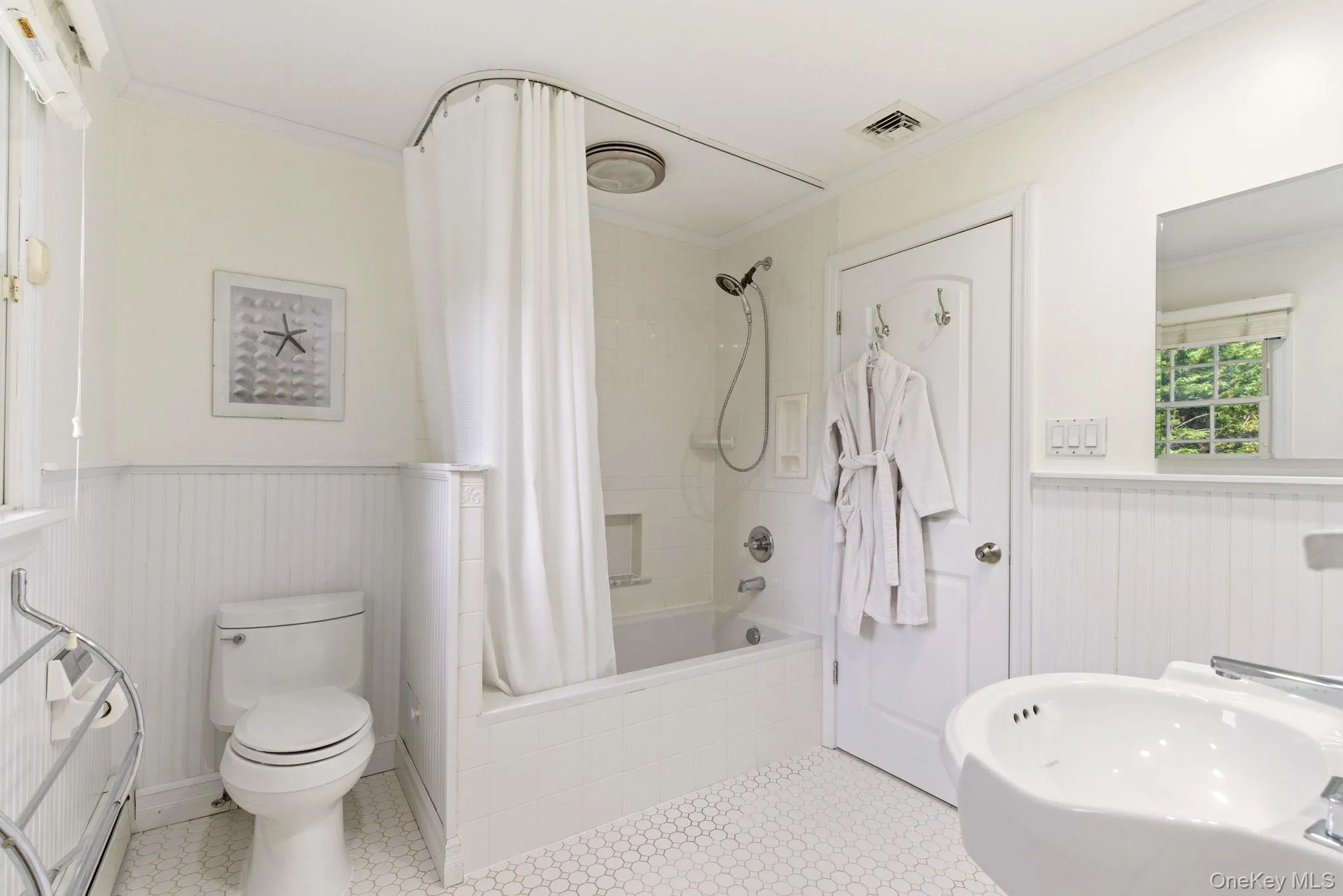 316 Woods Road, Oyster Bay, NY, 4 Bedrooms Bedrooms, 10 Rooms Rooms,3 BathroomsBathrooms,Residential,For Rent,Woods,0,1005109 316 Woods Road, Oyster Bay, NY, 4 Bedrooms Bedrooms, 10 Rooms Rooms,3 BathroomsBathrooms,Residential,For Rent,Woods,0,1005109