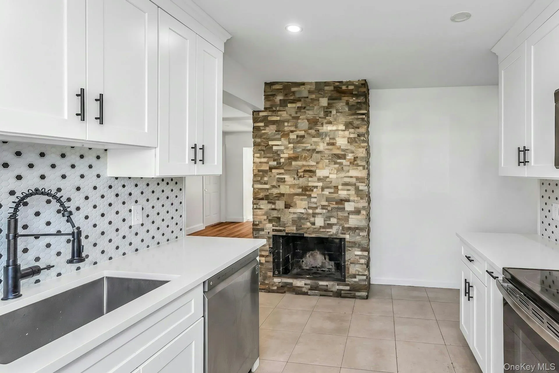 38 Fireplace Lane, Oyster Bay, NY, 5 Bedrooms Bedrooms, 10 Rooms Rooms,3 BathroomsBathrooms,Residential,For Rent,Fireplace,0,1005114 38 Fireplace Lane, Oyster Bay, NY, 5 Bedrooms Bedrooms, 10 Rooms Rooms,3 BathroomsBathrooms,Residential,For Rent,Fireplace,0,1005114