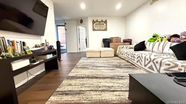 20 Wendell Street, Hempstead, NY, 1 Bedroom Bedrooms, 3 Rooms Rooms,1 BathroomBathrooms,Residential,For Rent,Wendell,0,1005116 20 Wendell Street, Hempstead, NY, 1 Bedroom Bedrooms, 3 Rooms Rooms,1 BathroomBathrooms,Residential,For Rent,Wendell,0,1005116