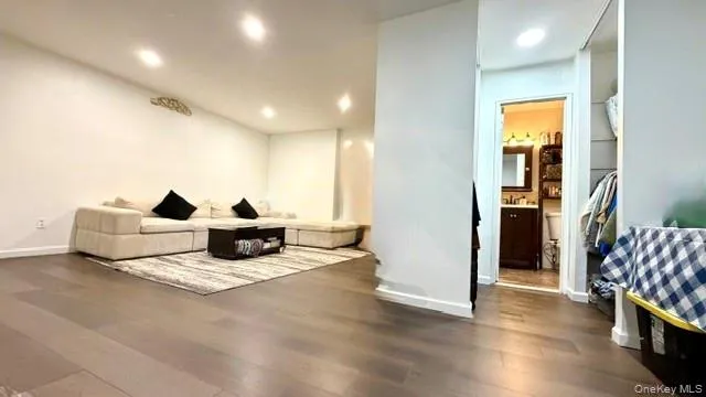 20 Wendell Street, Hempstead, NY, 1 Bedroom Bedrooms, 3 Rooms Rooms,1 BathroomBathrooms,Residential,For Rent,Wendell,0,1005116 20 Wendell Street, Hempstead, NY, 1 Bedroom Bedrooms, 3 Rooms Rooms,1 BathroomBathrooms,Residential,For Rent,Wendell,0,1005116