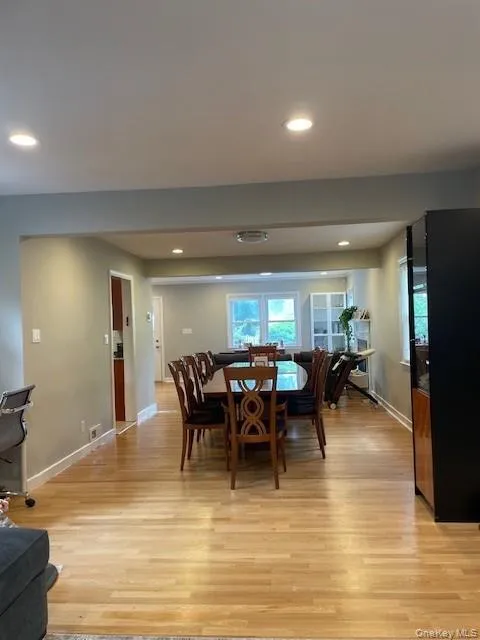 7 Appletree Lane, North Hempstead, NY, 3 Bedrooms Bedrooms, 7 Rooms Rooms,2 BathroomsBathrooms,Residential Lease,For Rent,Appletree,0,1005130 7 Appletree Lane, North Hempstead, NY, 3 Bedrooms Bedrooms, 7 Rooms Rooms,2 BathroomsBathrooms,Residential Lease,For Rent,Appletree,0,1005130