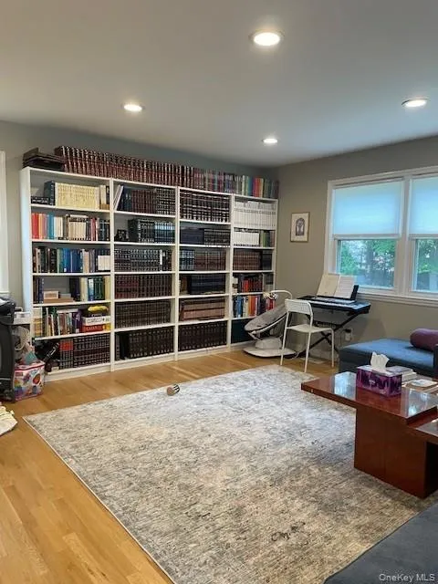 7 Appletree Lane, North Hempstead, NY, 3 Bedrooms Bedrooms, 7 Rooms Rooms,2 BathroomsBathrooms,Residential Lease,For Rent,Appletree,0,1005130 7 Appletree Lane, North Hempstead, NY, 3 Bedrooms Bedrooms, 7 Rooms Rooms,2 BathroomsBathrooms,Residential Lease,For Rent,Appletree,0,1005130