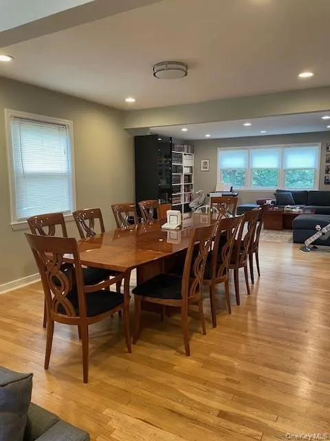 7 Appletree Lane, North Hempstead, NY, 3 Bedrooms Bedrooms, 7 Rooms Rooms,2 BathroomsBathrooms,Residential Lease,For Rent,Appletree,0,1005130 7 Appletree Lane, North Hempstead, NY, 3 Bedrooms Bedrooms, 7 Rooms Rooms,2 BathroomsBathrooms,Residential Lease,For Rent,Appletree,0,1005130