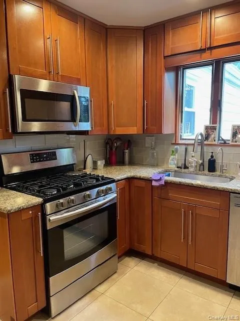 7 Appletree Lane, North Hempstead, NY, 3 Bedrooms Bedrooms, 7 Rooms Rooms,2 BathroomsBathrooms,Residential Lease,For Rent,Appletree,0,1005130 7 Appletree Lane, North Hempstead, NY, 3 Bedrooms Bedrooms, 7 Rooms Rooms,2 BathroomsBathrooms,Residential Lease,For Rent,Appletree,0,1005130
