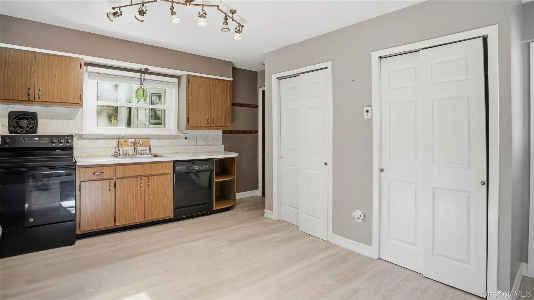 26 Florida Road, Brookhaven, NY, 2 Bedrooms Bedrooms, 6 Rooms Rooms,2 BathroomsBathrooms,Residential,For Rent,Florida,0,1005131 26 Florida Road, Brookhaven, NY, 2 Bedrooms Bedrooms, 6 Rooms Rooms,2 BathroomsBathrooms,Residential,For Rent,Florida,0,1005131