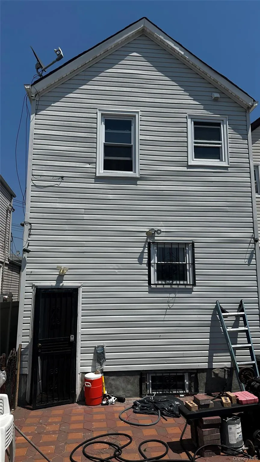 11242 Dillon Street, New York, NY, 3 Bedrooms Bedrooms, 7 Rooms Rooms,2 BathroomsBathrooms,Residential,For Rent,Dillon,0,KEY1005132 11242 Dillon Street, New York, NY, 3 Bedrooms Bedrooms, 7 Rooms Rooms,2 BathroomsBathrooms,Residential,For Rent,Dillon,0,KEY1005132