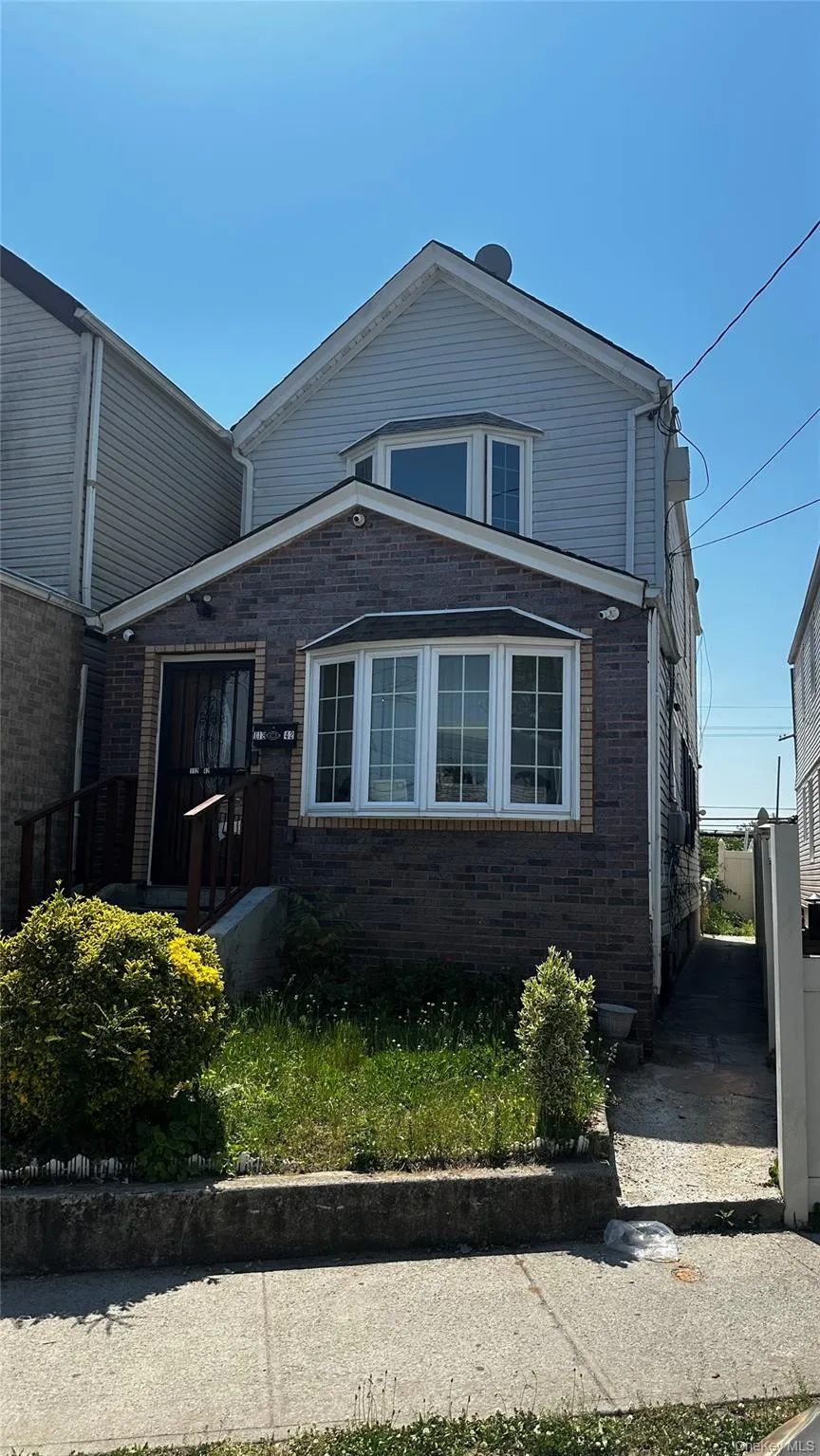 11242 Dillon Street, New York, NY, 3 Bedrooms Bedrooms, 7 Rooms Rooms,2 BathroomsBathrooms,Residential,For Rent,Dillon,0,KEY1005132 11242 Dillon Street, New York, NY, 3 Bedrooms Bedrooms, 7 Rooms Rooms,2 BathroomsBathrooms,Residential,For Rent,Dillon,0,KEY1005132