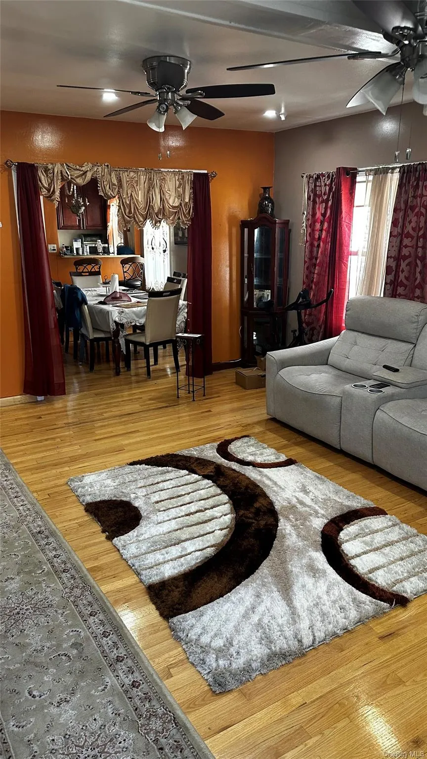 11242 Dillon Street, New York, NY, 3 Bedrooms Bedrooms, 7 Rooms Rooms,2 BathroomsBathrooms,Residential,For Rent,Dillon,0,KEY1005132 11242 Dillon Street, New York, NY, 3 Bedrooms Bedrooms, 7 Rooms Rooms,2 BathroomsBathrooms,Residential,For Rent,Dillon,0,KEY1005132
