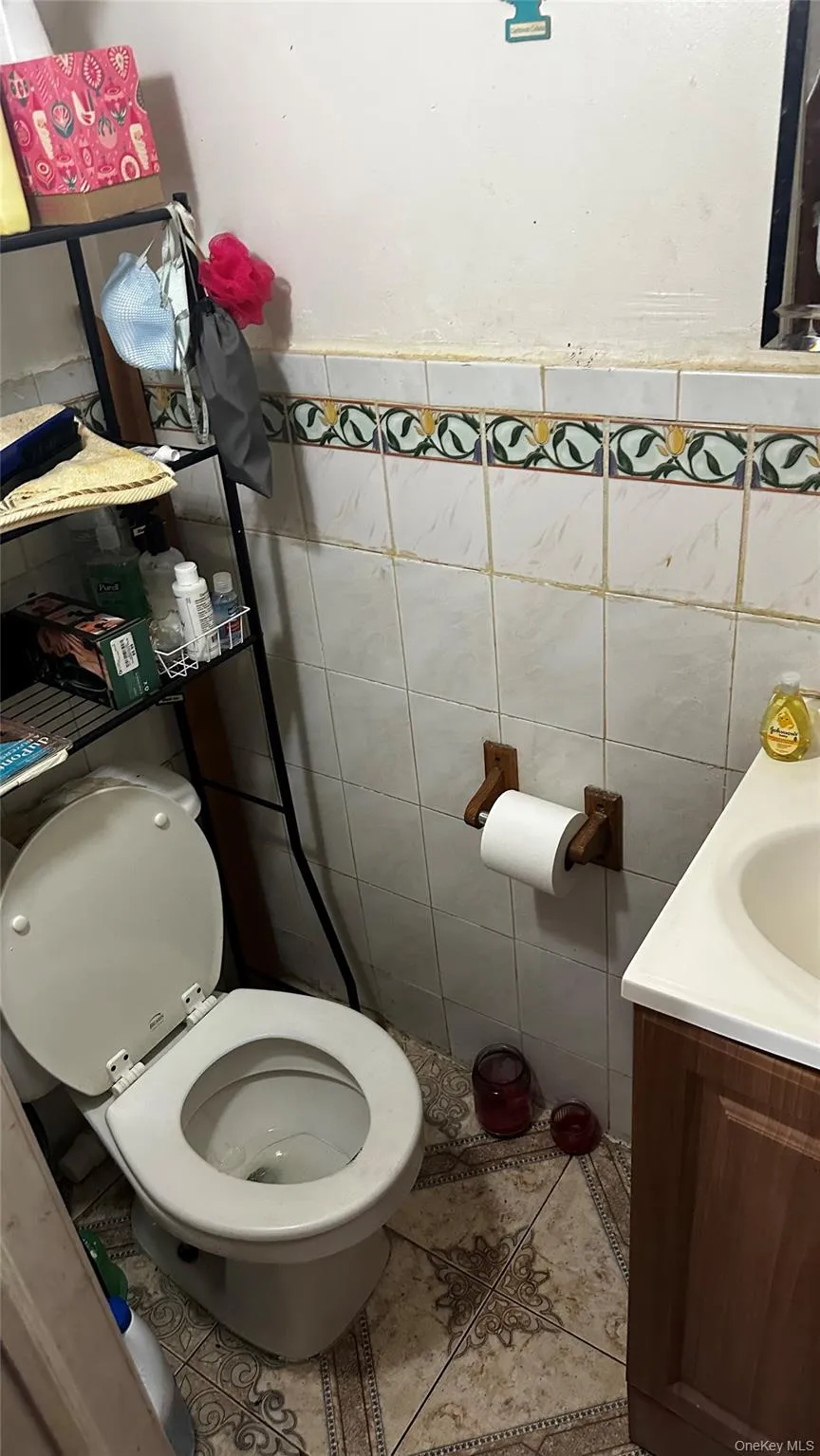 11242 Dillon Street, New York, NY, 3 Bedrooms Bedrooms, 7 Rooms Rooms,2 BathroomsBathrooms,Residential,For Rent,Dillon,0,KEY1005132 11242 Dillon Street, New York, NY, 3 Bedrooms Bedrooms, 7 Rooms Rooms,2 BathroomsBathrooms,Residential,For Rent,Dillon,0,KEY1005132