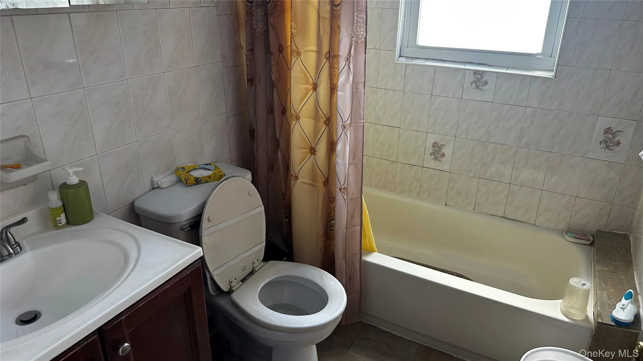 11242 Dillon Street, New York, NY, 3 Bedrooms Bedrooms, 7 Rooms Rooms,2 BathroomsBathrooms,Residential,For Rent,Dillon,0,KEY1005132 11242 Dillon Street, New York, NY, 3 Bedrooms Bedrooms, 7 Rooms Rooms,2 BathroomsBathrooms,Residential,For Rent,Dillon,0,KEY1005132