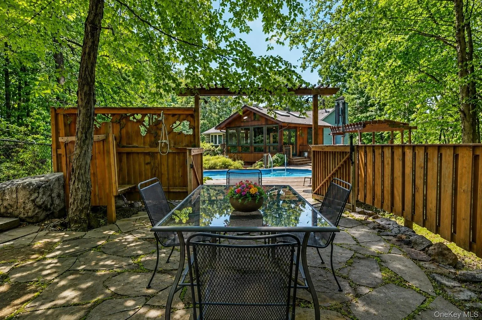 Outdoor Shower and picnic Area Outdoor Shower and picnic Area
