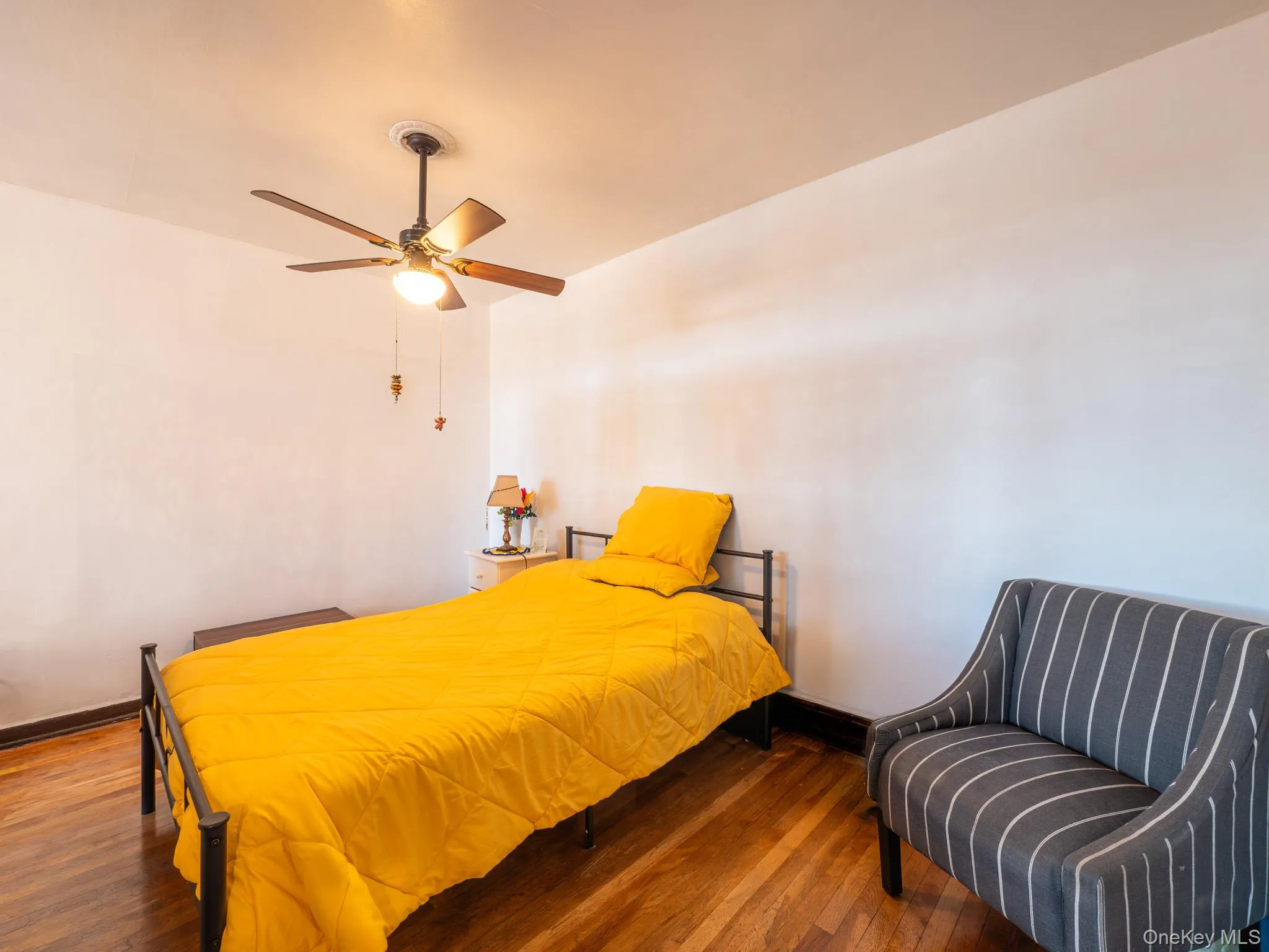 90-11 35th Avenue, New York, NY, 1 Bedroom Bedrooms, 4 Rooms Rooms,1 BathroomBathrooms,Residential,For Rent,35th,0,1005141 90-11 35th Avenue, New York, NY, 1 Bedroom Bedrooms, 4 Rooms Rooms,1 BathroomBathrooms,Residential,For Rent,35th,0,1005141
