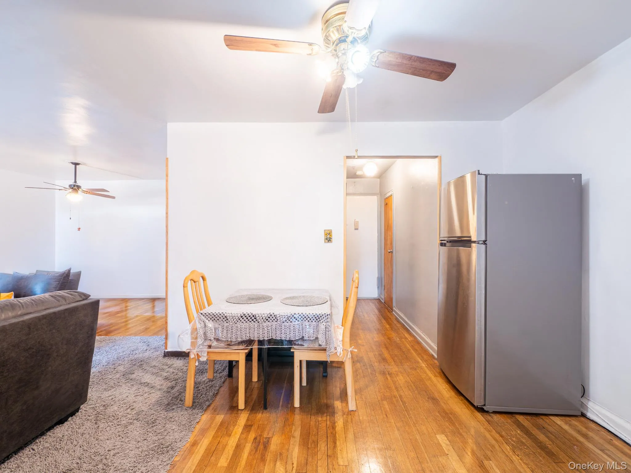 90-11 35th Avenue, New York, NY, 1 Bedroom Bedrooms, 4 Rooms Rooms,1 BathroomBathrooms,Residential,For Rent,35th,0,1005141 90-11 35th Avenue, New York, NY, 1 Bedroom Bedrooms, 4 Rooms Rooms,1 BathroomBathrooms,Residential,For Rent,35th,0,1005141
