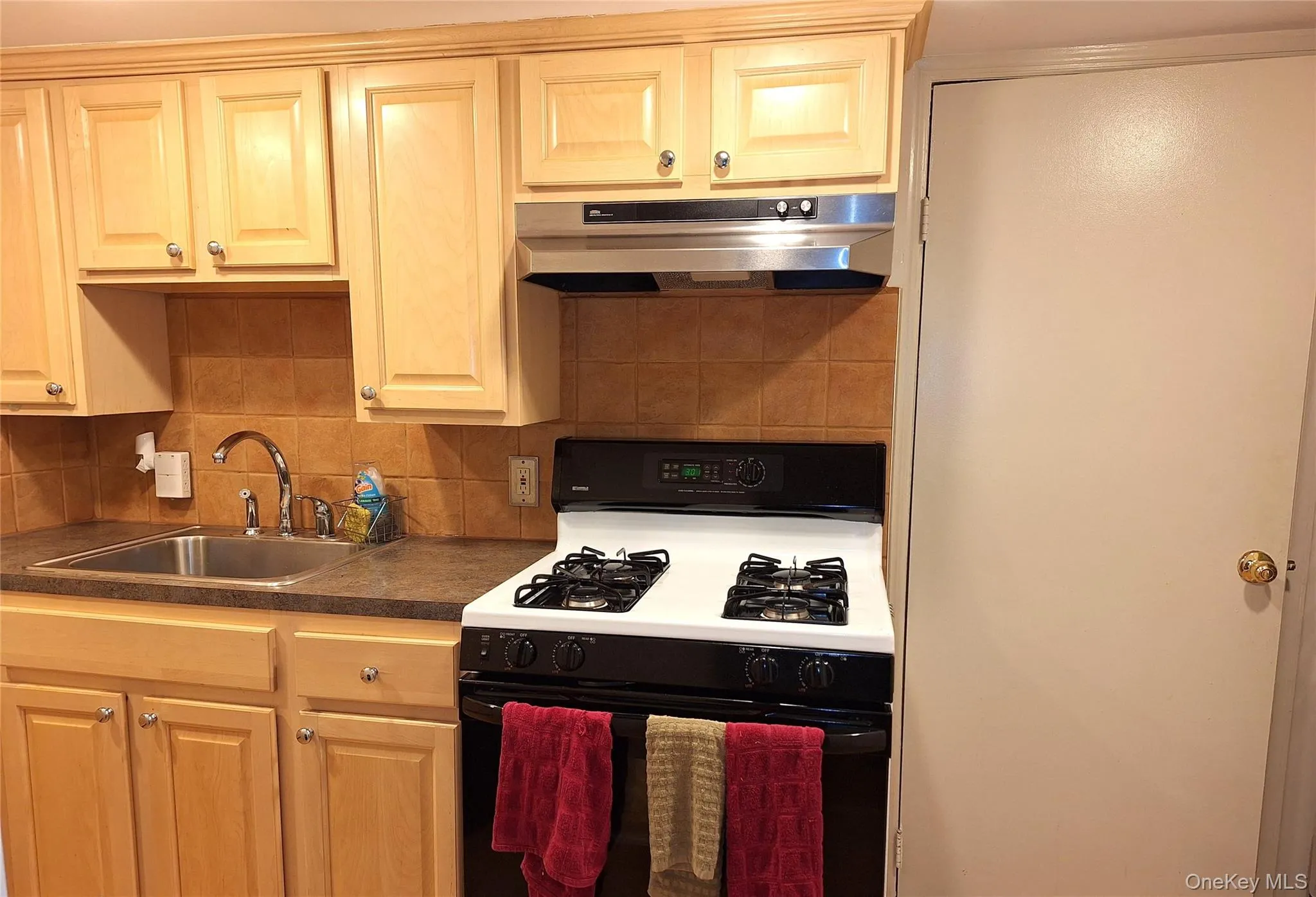 85-46 96th Street, New York, NY, 4 Bedrooms Bedrooms, 10 Rooms Rooms,2 BathroomsBathrooms,Residential,For Rent,96th,0,1005142 85-46 96th Street, New York, NY, 4 Bedrooms Bedrooms, 10 Rooms Rooms,2 BathroomsBathrooms,Residential,For Rent,96th,0,1005142