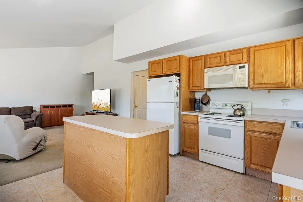 16 Gores Drive, Brookhaven, NY, 3 Bedrooms Bedrooms, 5 Rooms Rooms,2 BathroomsBathrooms,Residential,For Rent,Gores,0,1005149 16 Gores Drive, Brookhaven, NY, 3 Bedrooms Bedrooms, 5 Rooms Rooms,2 BathroomsBathrooms,Residential,For Rent,Gores,0,1005149