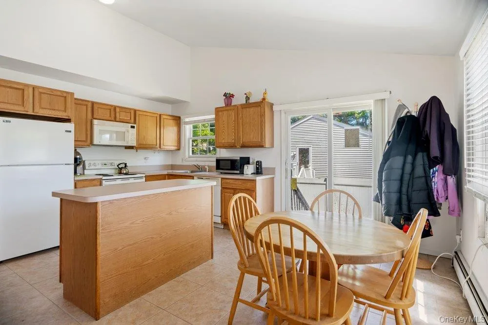 16 Gores Drive, Brookhaven, NY, 3 Bedrooms Bedrooms, 5 Rooms Rooms,2 BathroomsBathrooms,Residential,For Rent,Gores,0,1005149 16 Gores Drive, Brookhaven, NY, 3 Bedrooms Bedrooms, 5 Rooms Rooms,2 BathroomsBathrooms,Residential,For Rent,Gores,0,1005149