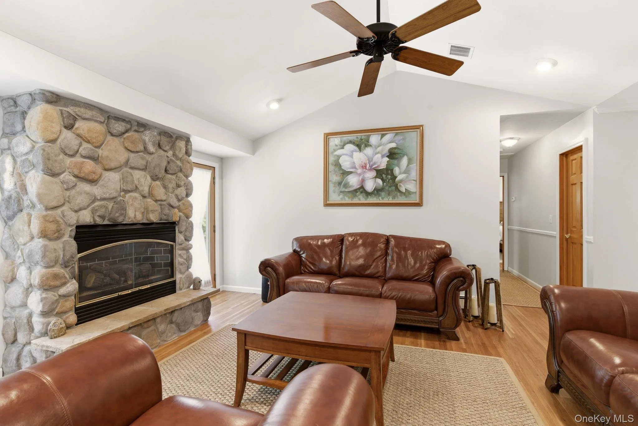 Stone fireplace (propane) Stone fireplace (propane)