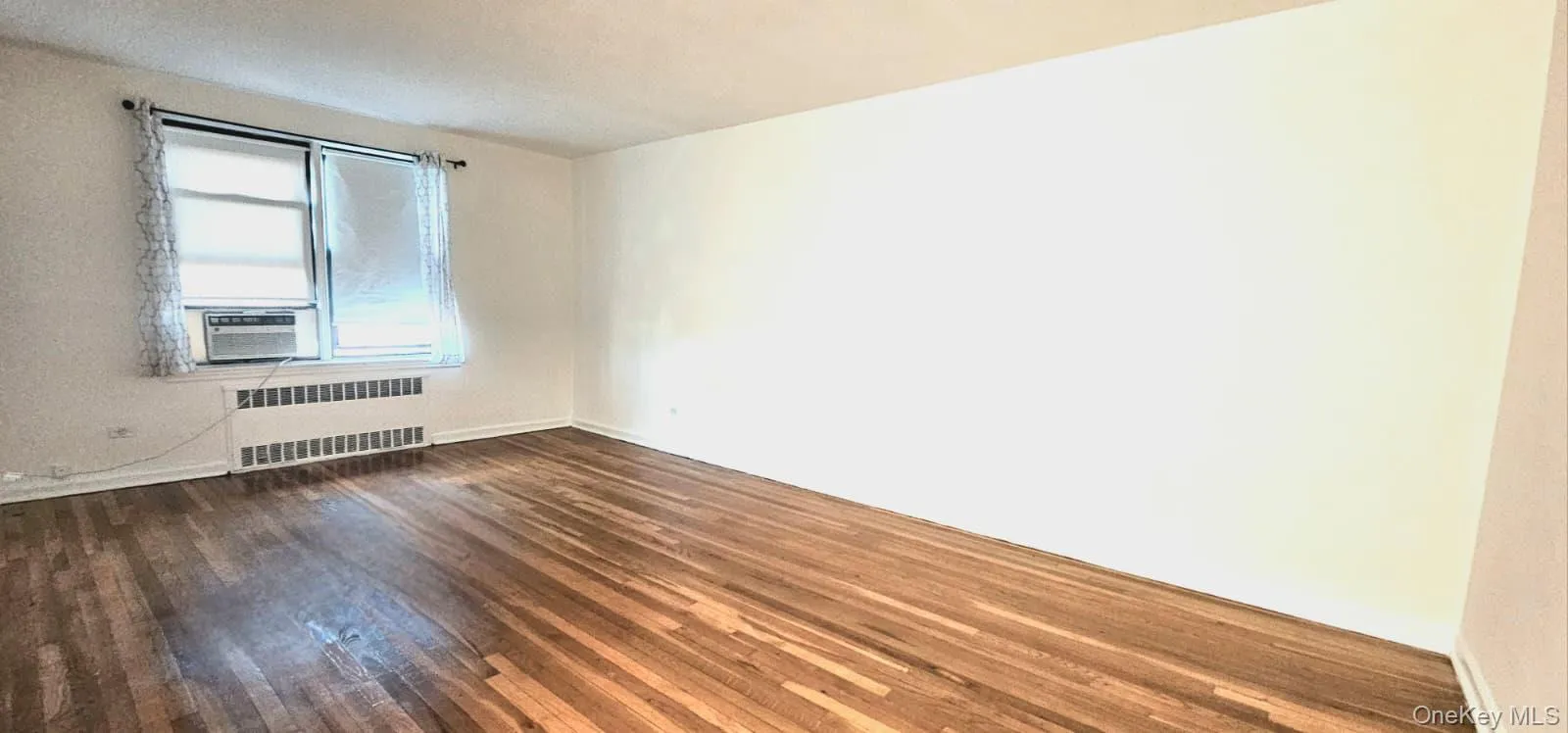 65-40 108 Street, New York, NY, 3 Rooms Rooms,1 BathroomBathrooms,Residential,For Rent,108,0,1005159 65-40 108 Street, New York, NY, 3 Rooms Rooms,1 BathroomBathrooms,Residential,For Rent,108,0,1005159