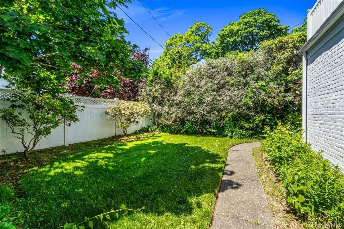 Side Yard Side Yard