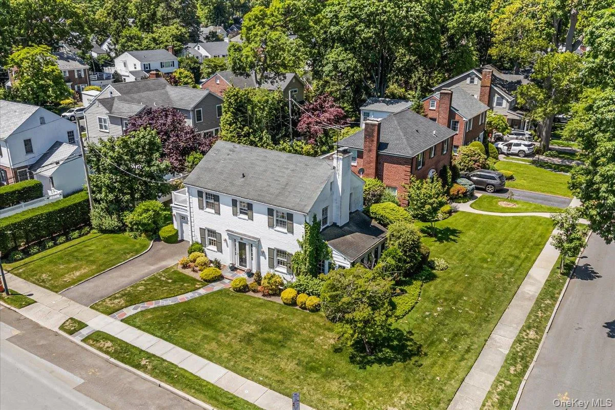 110 Knollwood Road, Hempstead, NY, 3 Bedrooms Bedrooms, 7 Rooms Rooms,1 BathroomBathrooms,Residential,For Rent,Knollwood,0,1005168 110 Knollwood Road, Hempstead, NY, 3 Bedrooms Bedrooms, 7 Rooms Rooms,1 BathroomBathrooms,Residential,For Rent,Knollwood,0,1005168