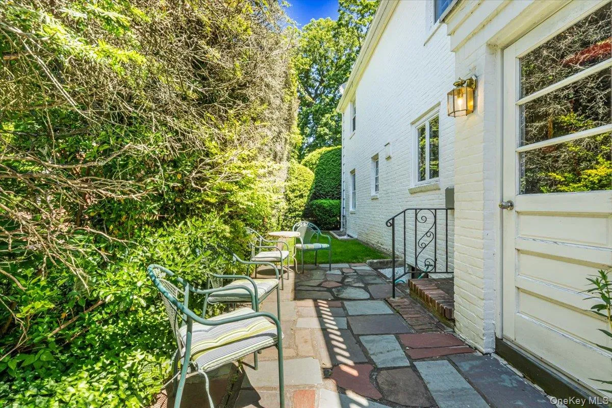 110 Knollwood Road, Hempstead, NY, 3 Bedrooms Bedrooms, 7 Rooms Rooms,1 BathroomBathrooms,Residential,For Rent,Knollwood,0,1005168 110 Knollwood Road, Hempstead, NY, 3 Bedrooms Bedrooms, 7 Rooms Rooms,1 BathroomBathrooms,Residential,For Rent,Knollwood,0,1005168