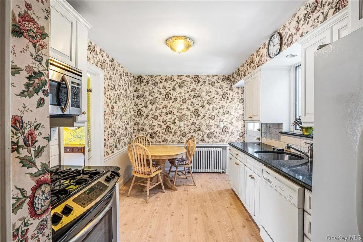 110 Knollwood Road, Hempstead, NY, 3 Bedrooms Bedrooms, 7 Rooms Rooms,1 BathroomBathrooms,Residential,For Rent,Knollwood,0,1005168 110 Knollwood Road, Hempstead, NY, 3 Bedrooms Bedrooms, 7 Rooms Rooms,1 BathroomBathrooms,Residential,For Rent,Knollwood,0,1005168