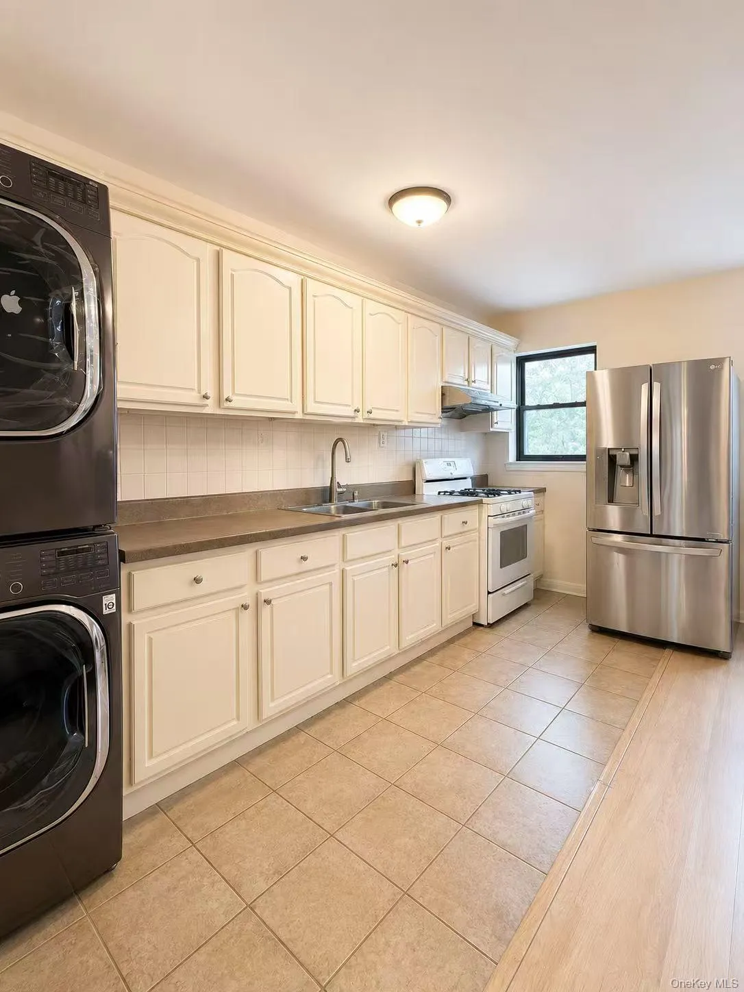 144-43 71st Road, New York, NY, 2 Bedrooms Bedrooms, 5 Rooms Rooms,1 BathroomBathrooms,Residential,For Rent,71st,0,1005172 144-43 71st Road, New York, NY, 2 Bedrooms Bedrooms, 5 Rooms Rooms,1 BathroomBathrooms,Residential,For Rent,71st,0,1005172