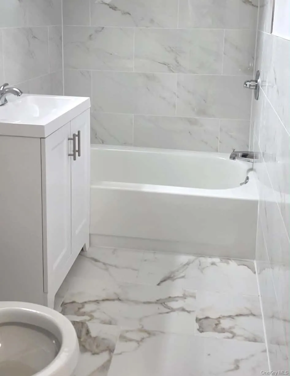 33-30 89th Street, New York, NY, 3 Bedrooms Bedrooms, 5 Rooms Rooms,1 BathroomBathrooms,Residential Lease,For Rent,89th,0,1005174 33-30 89th Street, New York, NY, 3 Bedrooms Bedrooms, 5 Rooms Rooms,1 BathroomBathrooms,Residential Lease,For Rent,89th,0,1005174