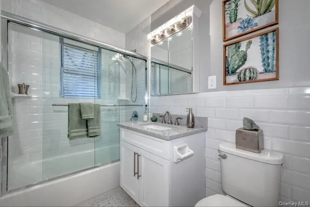 323 Terrace Road, Islip, NY, 1 Bedroom Bedrooms, 4 Rooms Rooms,1 BathroomBathrooms,Residential Lease,For Rent,Terrace,0,1005178 323 Terrace Road, Islip, NY, 1 Bedroom Bedrooms, 4 Rooms Rooms,1 BathroomBathrooms,Residential Lease,For Rent,Terrace,0,1005178