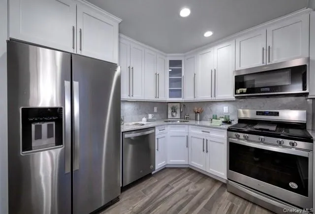 323 Terrace Road, Islip, NY, 1 Bedroom Bedrooms, 4 Rooms Rooms,1 BathroomBathrooms,Residential Lease,For Rent,Terrace,0,1005178 323 Terrace Road, Islip, NY, 1 Bedroom Bedrooms, 4 Rooms Rooms,1 BathroomBathrooms,Residential Lease,For Rent,Terrace,0,1005178