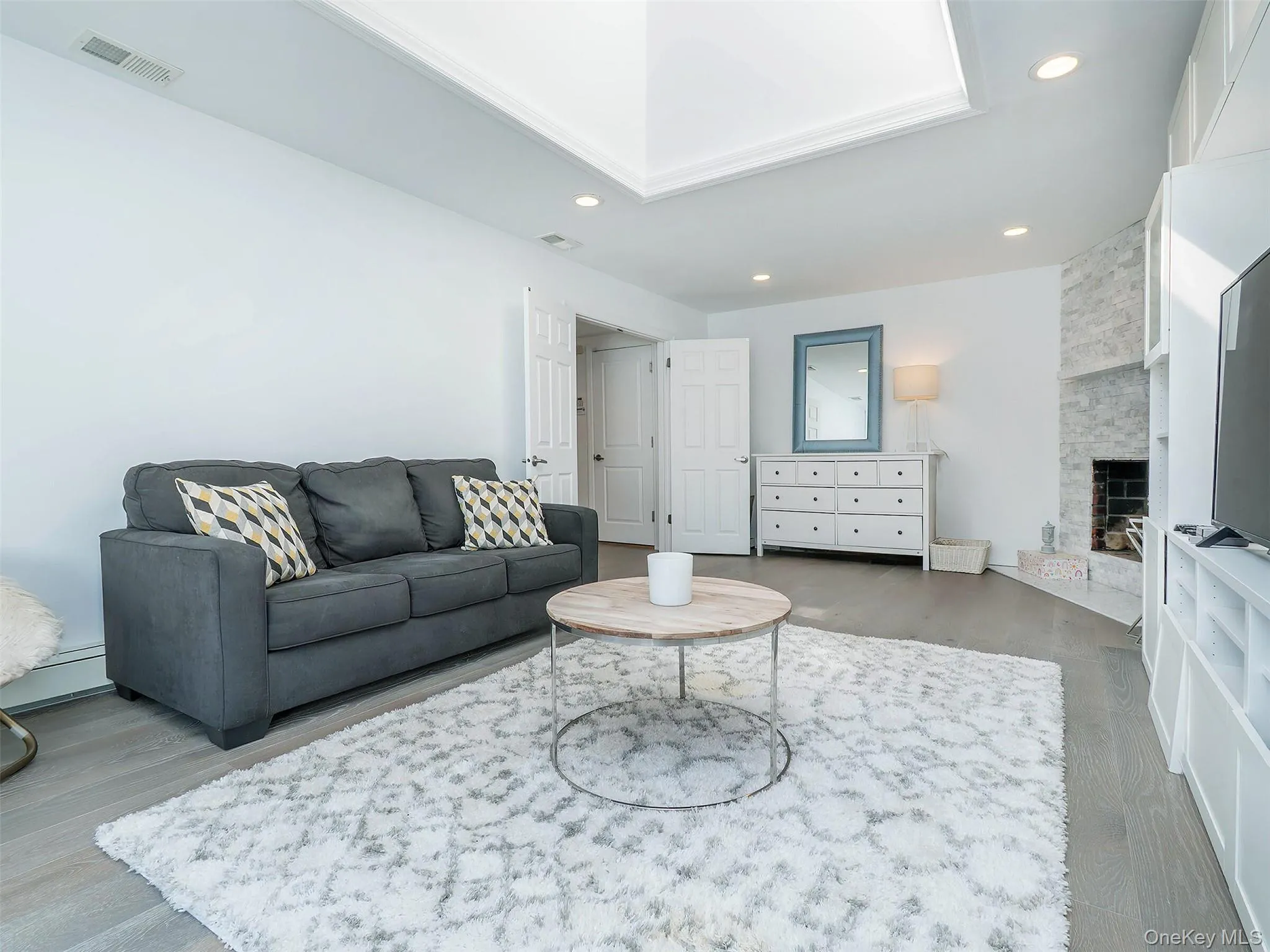 183 Soundview Drive, North Hempstead, NY, 4 Bedrooms Bedrooms, 8 Rooms Rooms,2 BathroomsBathrooms,Residential,For Rent,Soundview,0,1005181 183 Soundview Drive, North Hempstead, NY, 4 Bedrooms Bedrooms, 8 Rooms Rooms,2 BathroomsBathrooms,Residential,For Rent,Soundview,0,1005181