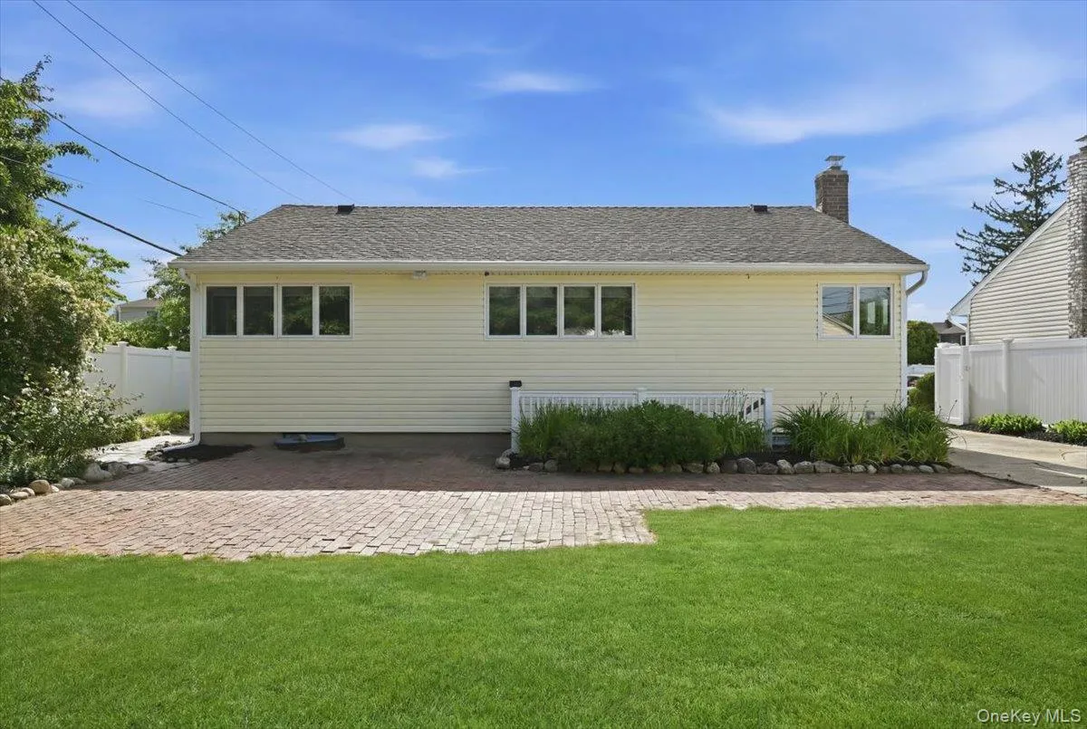 61 Hunter Lane, Oyster Bay, NY, 3 Bedrooms Bedrooms, 7 Rooms Rooms,1 BathroomBathrooms,Residential,For Rent,Hunter,0,1005189 61 Hunter Lane, Oyster Bay, NY, 3 Bedrooms Bedrooms, 7 Rooms Rooms,1 BathroomBathrooms,Residential,For Rent,Hunter,0,1005189
