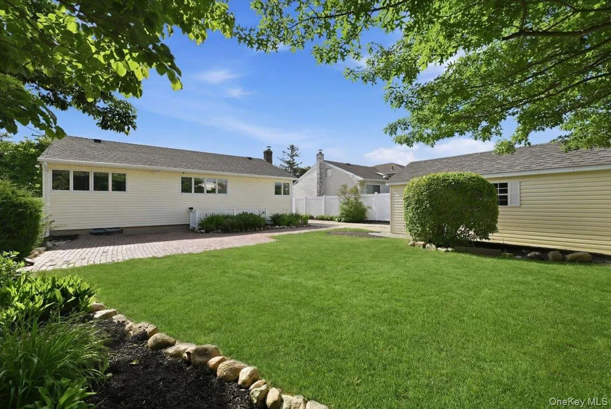 61 Hunter Lane, Oyster Bay, NY, 3 Bedrooms Bedrooms, 7 Rooms Rooms,1 BathroomBathrooms,Residential,For Rent,Hunter,0,1005189 61 Hunter Lane, Oyster Bay, NY, 3 Bedrooms Bedrooms, 7 Rooms Rooms,1 BathroomBathrooms,Residential,For Rent,Hunter,0,1005189