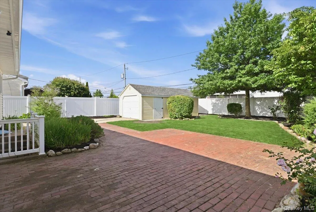 61 Hunter Lane, Oyster Bay, NY, 3 Bedrooms Bedrooms, 7 Rooms Rooms,1 BathroomBathrooms,Residential,For Rent,Hunter,0,1005189 61 Hunter Lane, Oyster Bay, NY, 3 Bedrooms Bedrooms, 7 Rooms Rooms,1 BathroomBathrooms,Residential,For Rent,Hunter,0,1005189